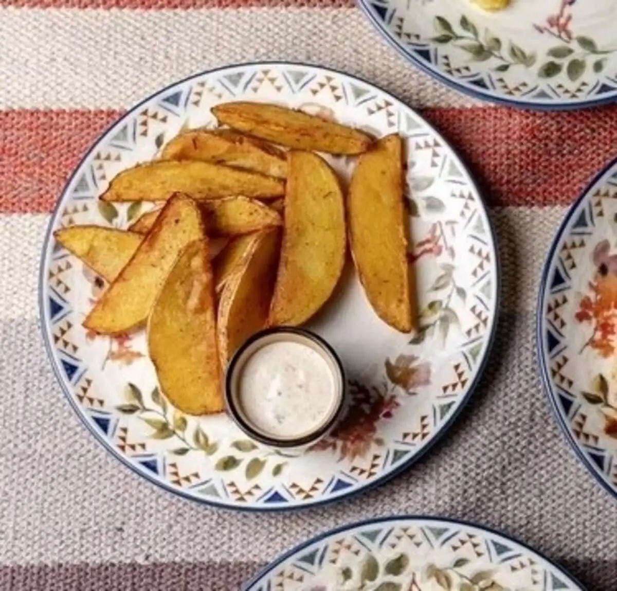 Дольки картофеля с мацони