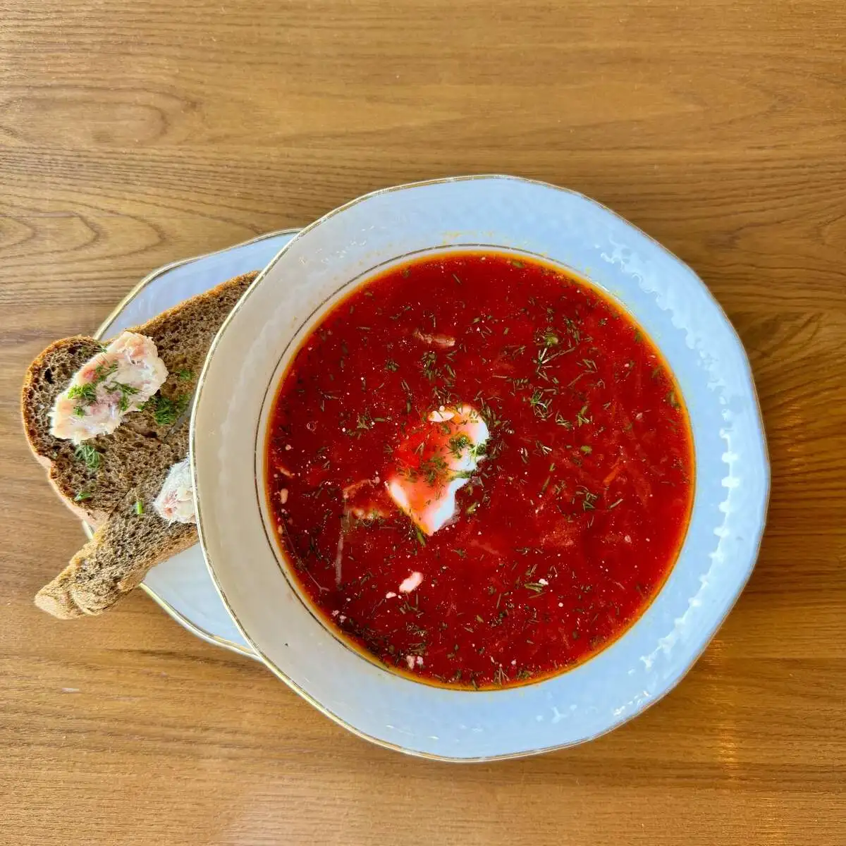  Борщ с говядиной и майонезом