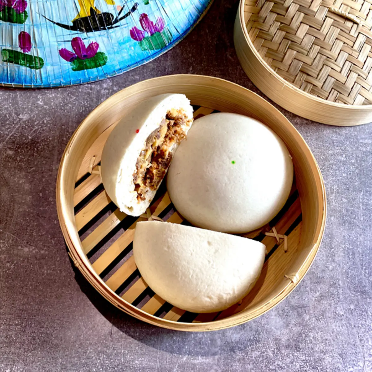 Паровая булочка( BANH BAO) с ким чи и говядина