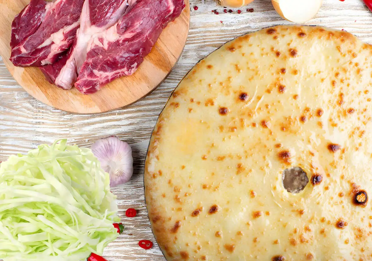 Пирог с капустой и мясом