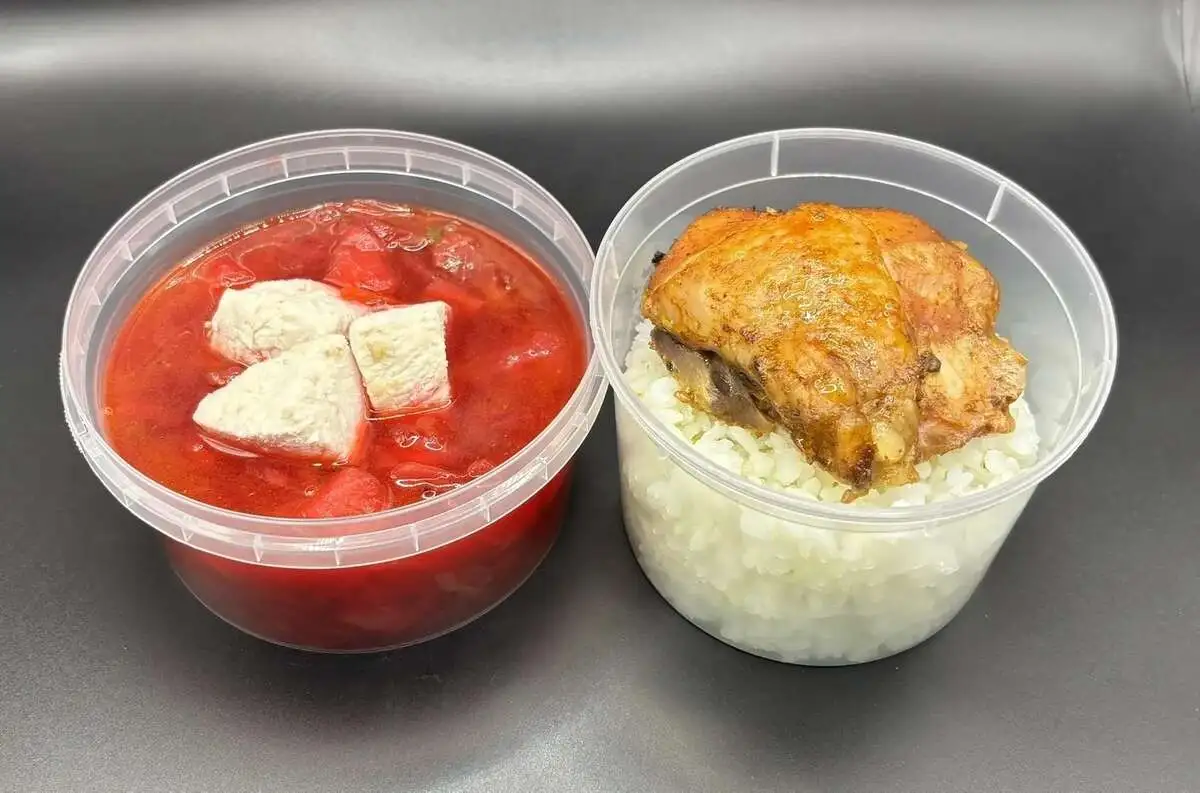 2 Чикен: Борщ с курицей, Курочка запечённая с рисом