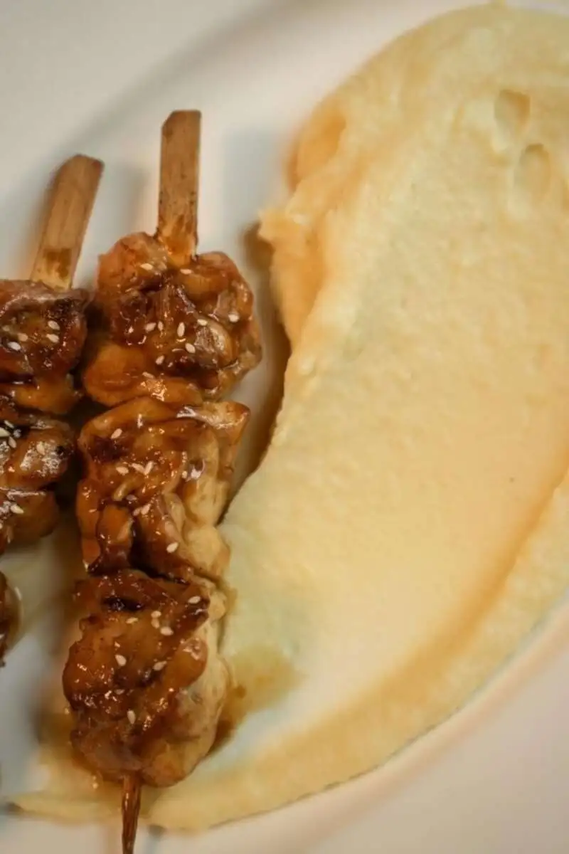 ЛАНЧ КУРИНЫЕ ШАШЛЫЧКИ В СОУСЕ ТЕРИЯКИ с картофельным пюре