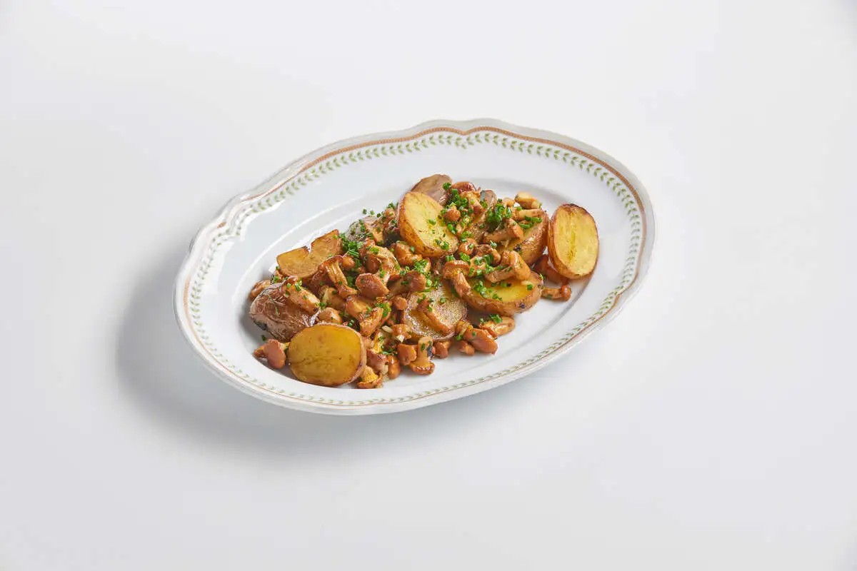 Картофель жаренный с лисичками