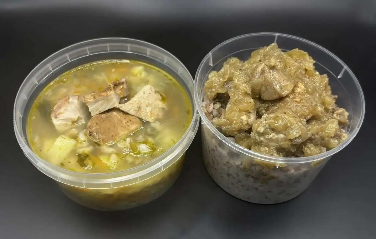 2 Мясной: Рассольник со свининой, Свинина в луковом соусе с гречей