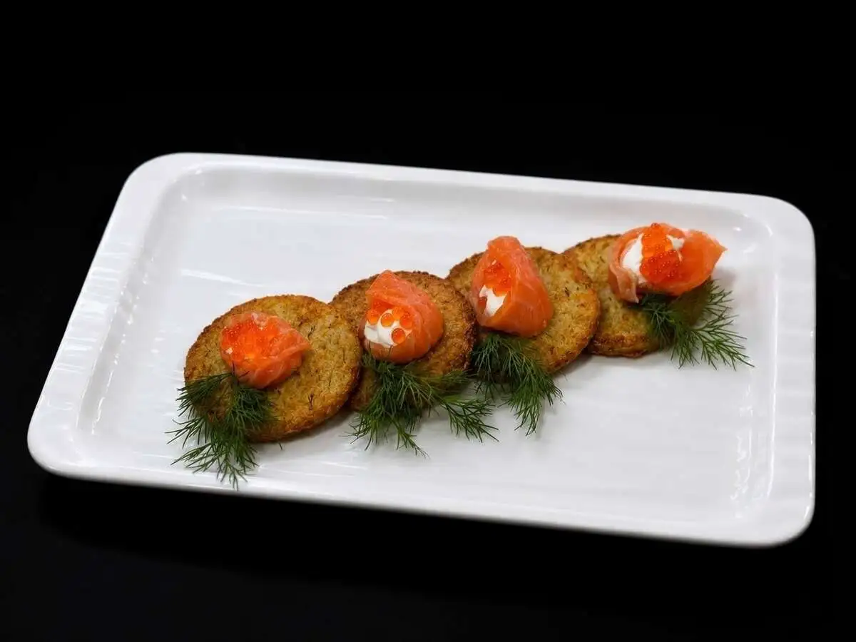 ДРАНИКИ С ЛОСОСЕМ И СЛИВОЧНЫМ СЫРОМ