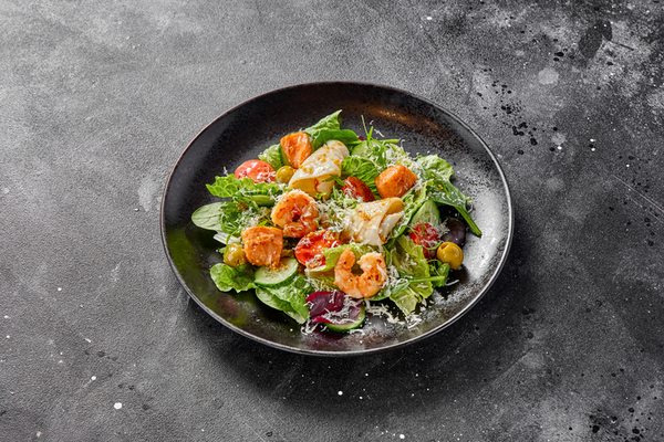 Теплый с лососем и креветками