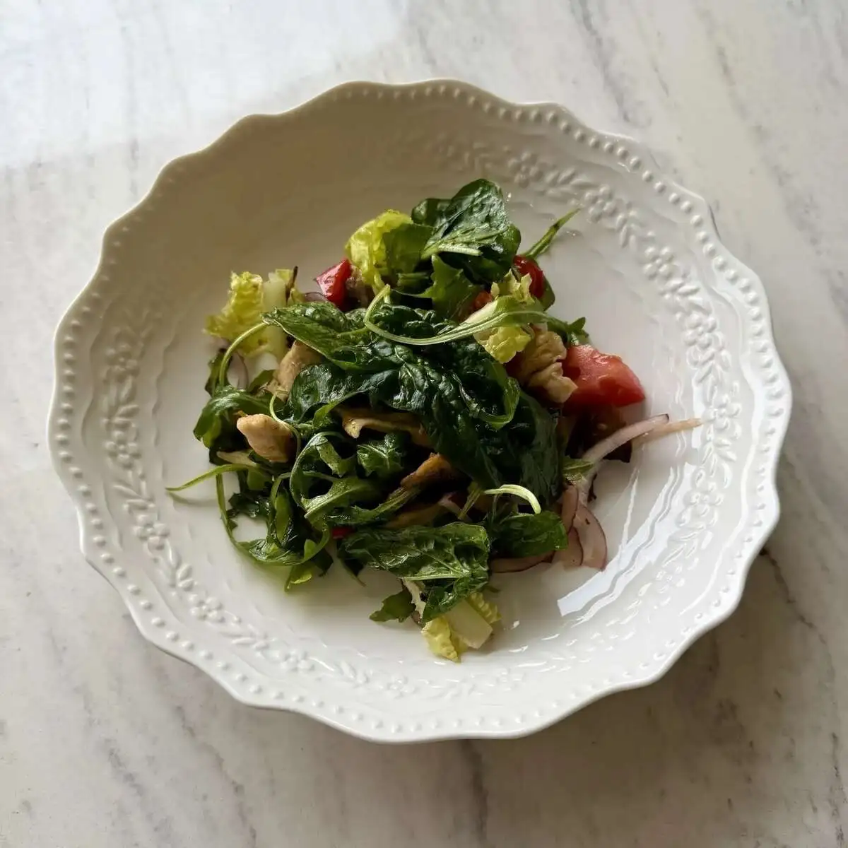 Салат с запеченным перцем, куриной грудкой и грибами