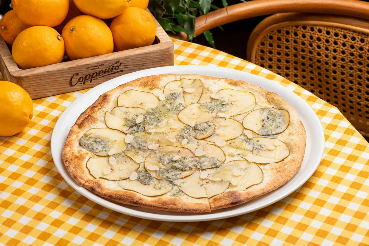 Горгонзола с грушей (30 см)