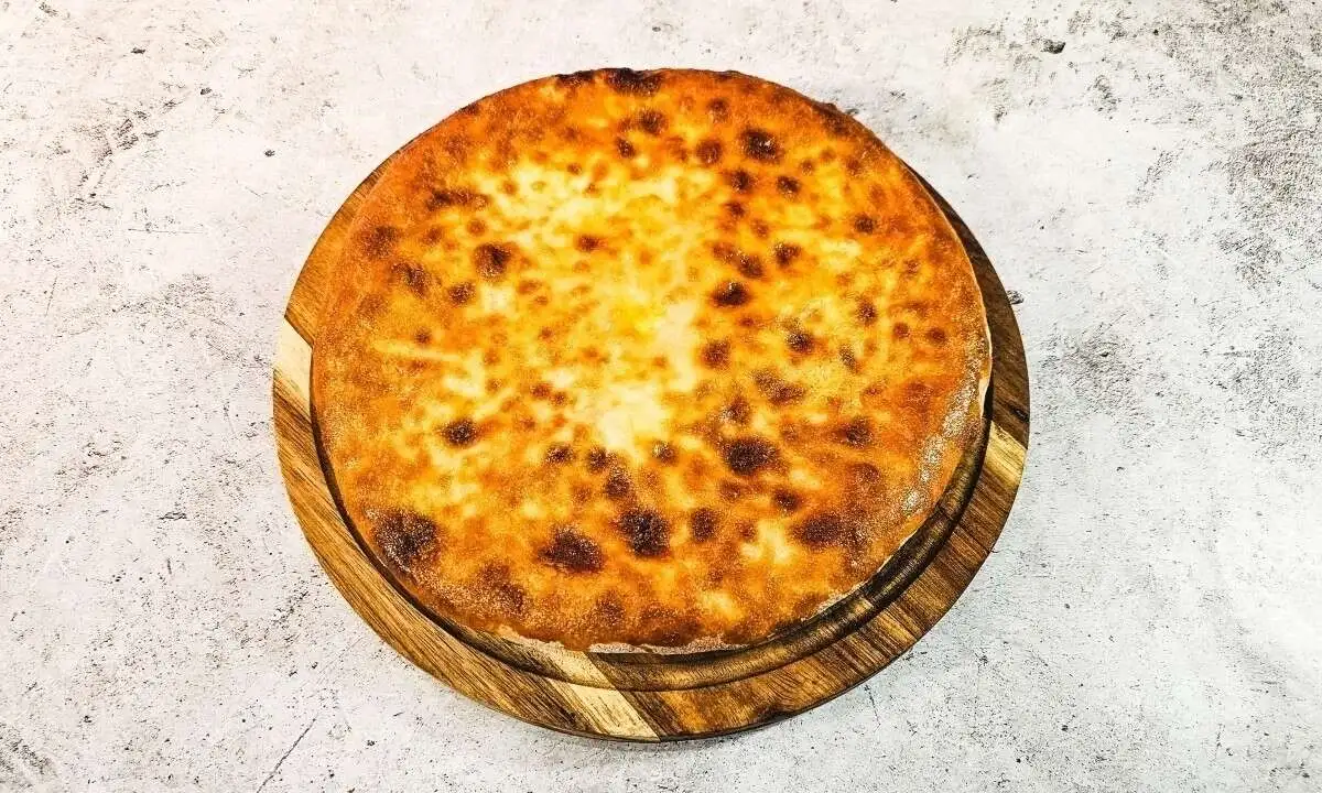 Пирог с зеленью и сыром