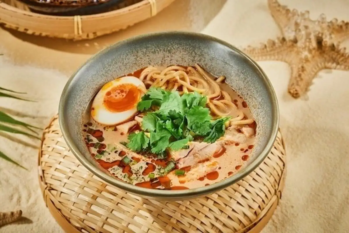 Кремово-острый рамен на курином пайтане
