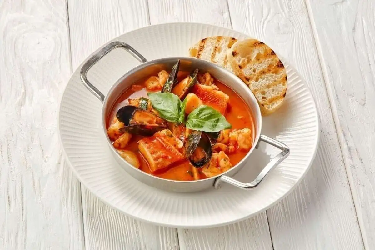 Морепродукты по-неаполитански