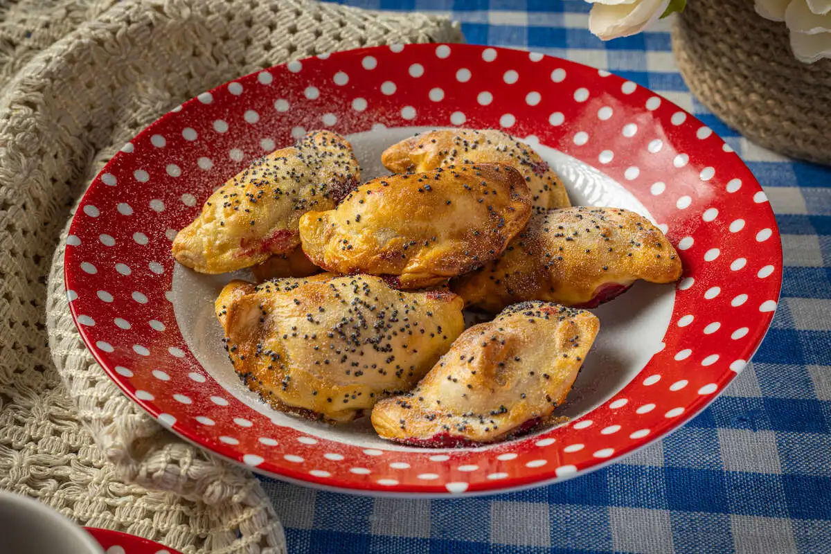 Посикунчики с вишней