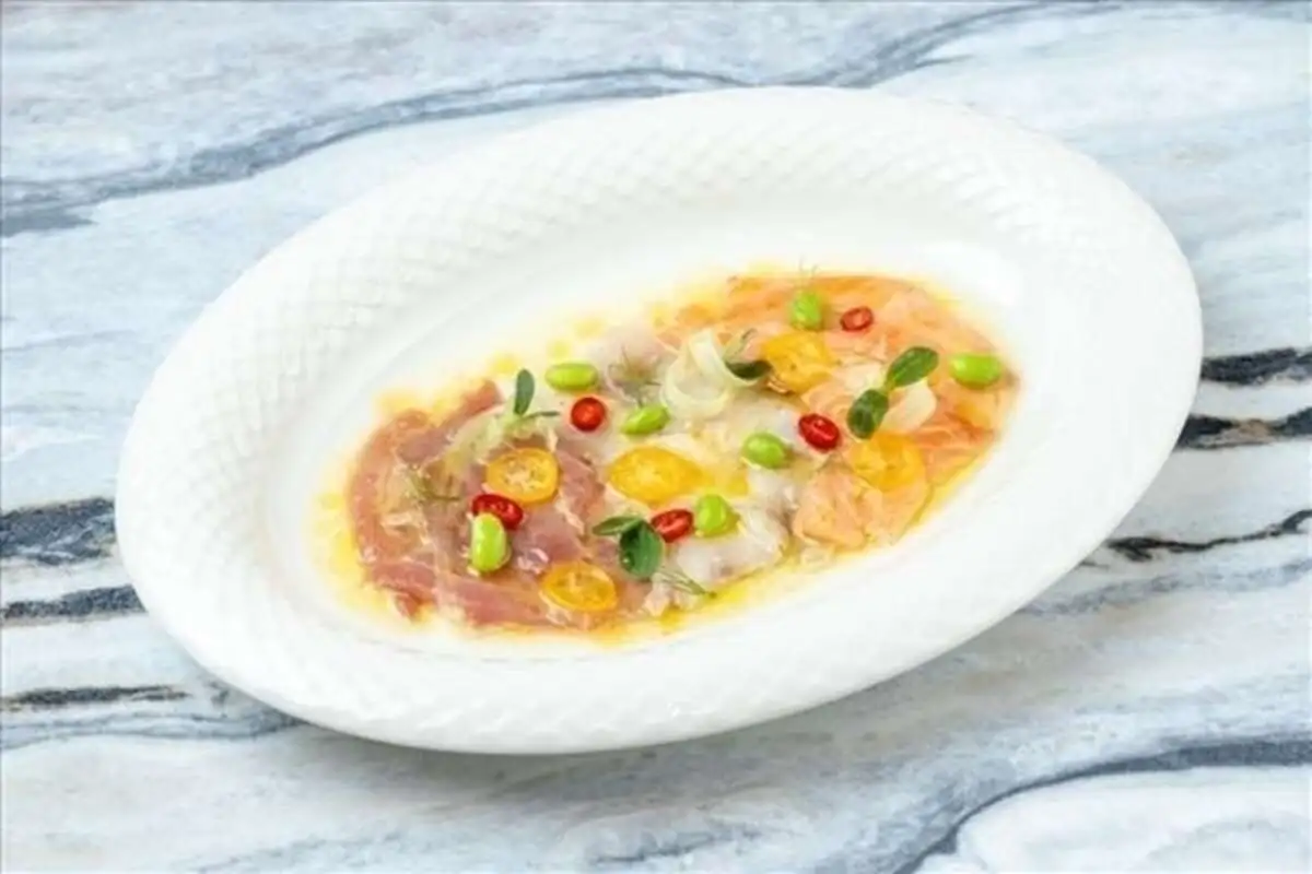 Севиче из сибаса, тунца и форели с соусом из кумквата