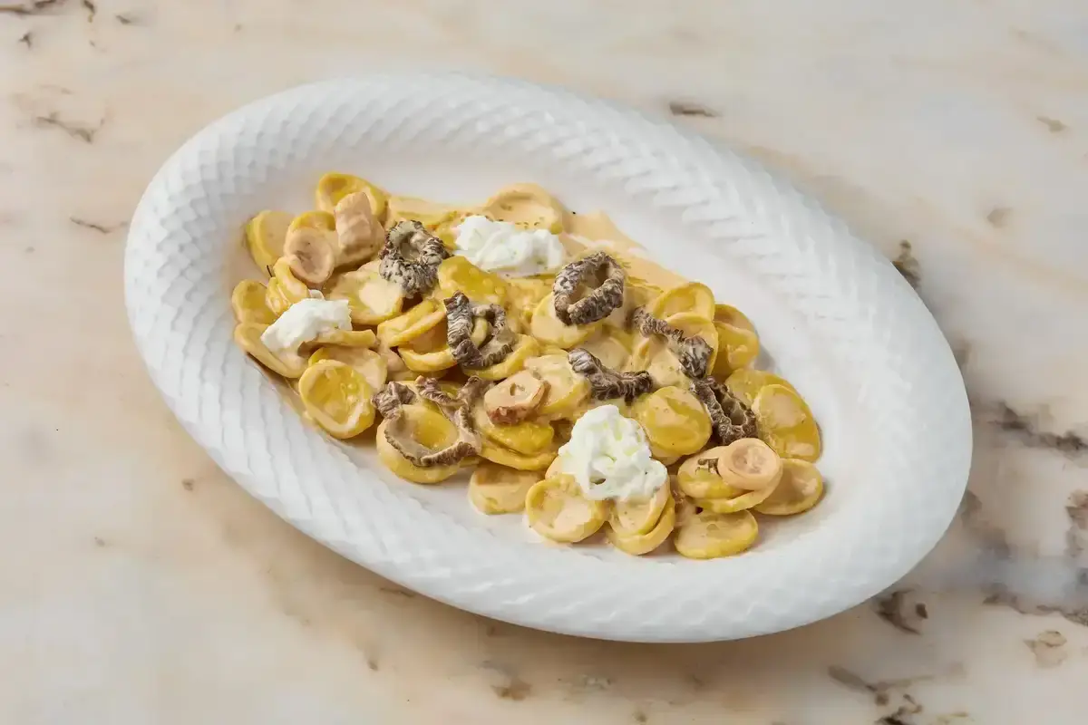 Орекьетте со сморчками и сыром страчателла