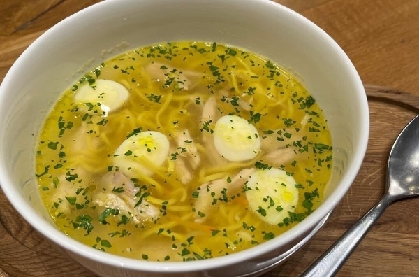Куриный суп с лапшой