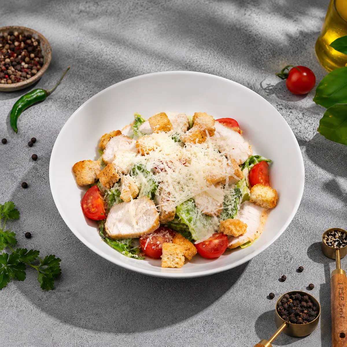 Салат Цезарь с курицей
