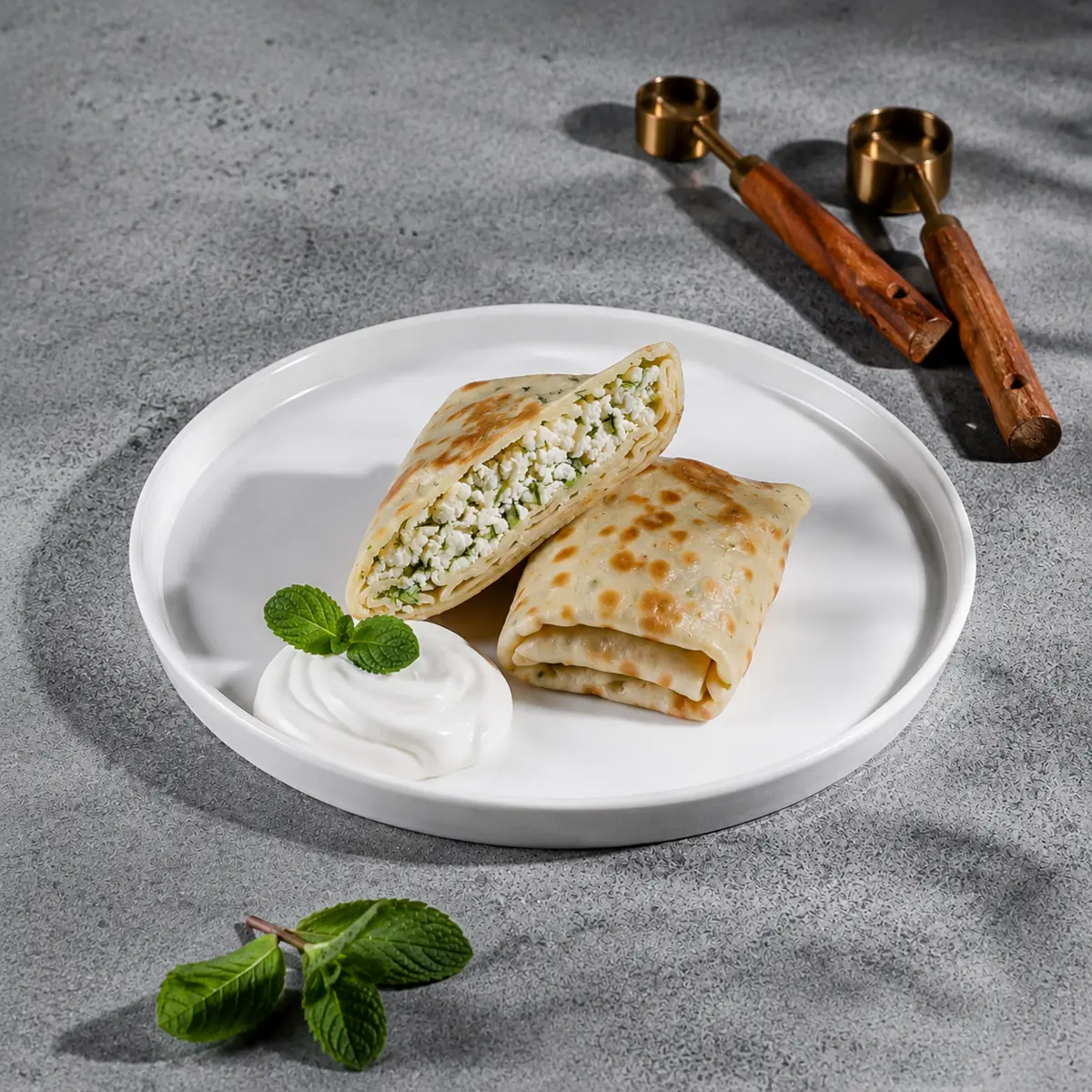 Блины с адыгейским сыром и сметаной