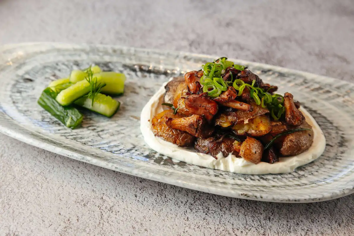 Картофель с лисичками и сливочным кремом