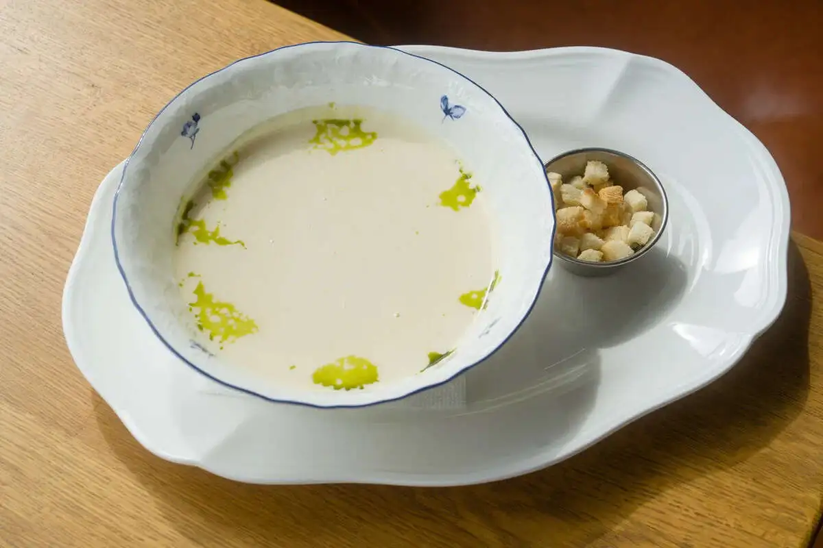 Крем-суп из цветной капусты с куриной грудкой