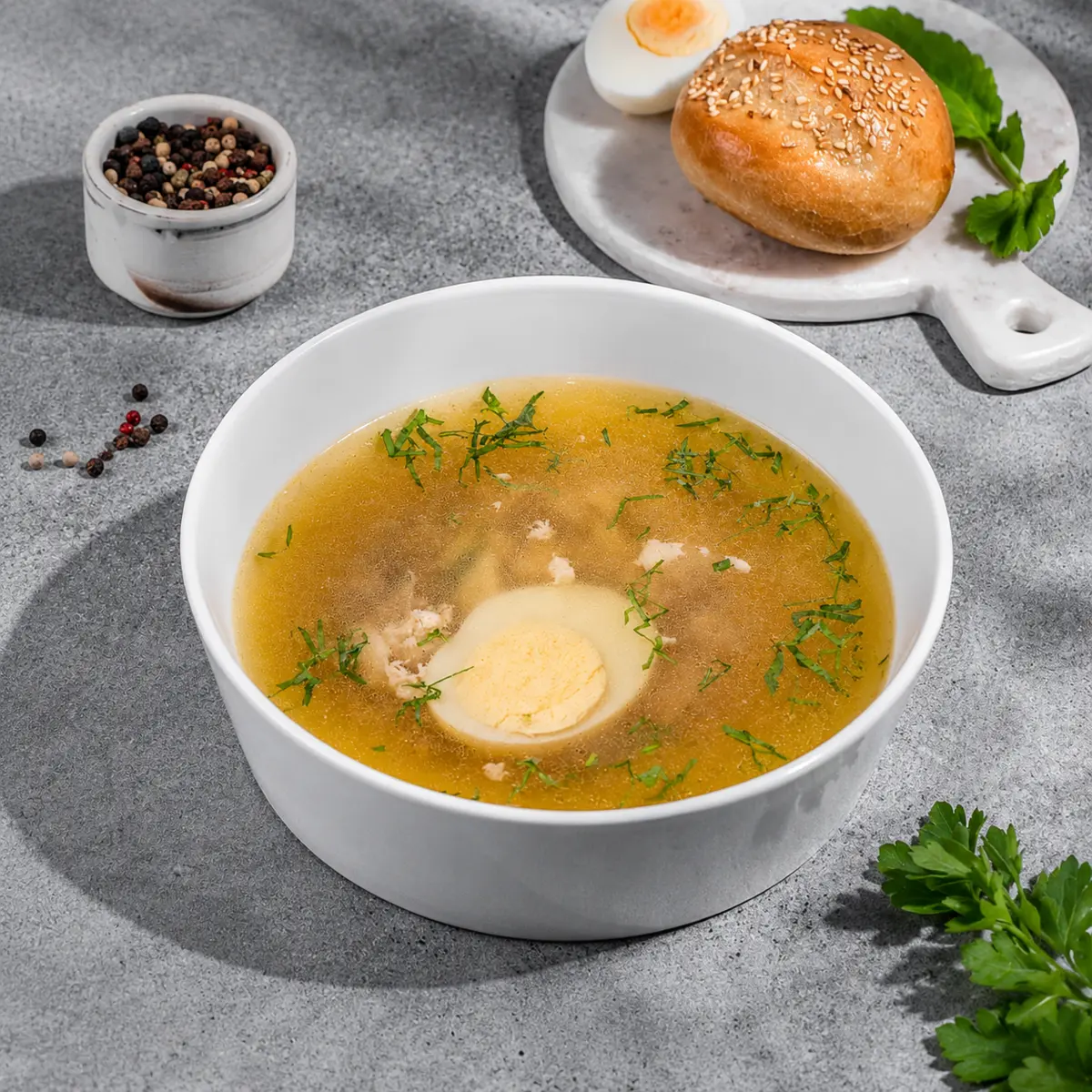 Бульон куриный с яйцом