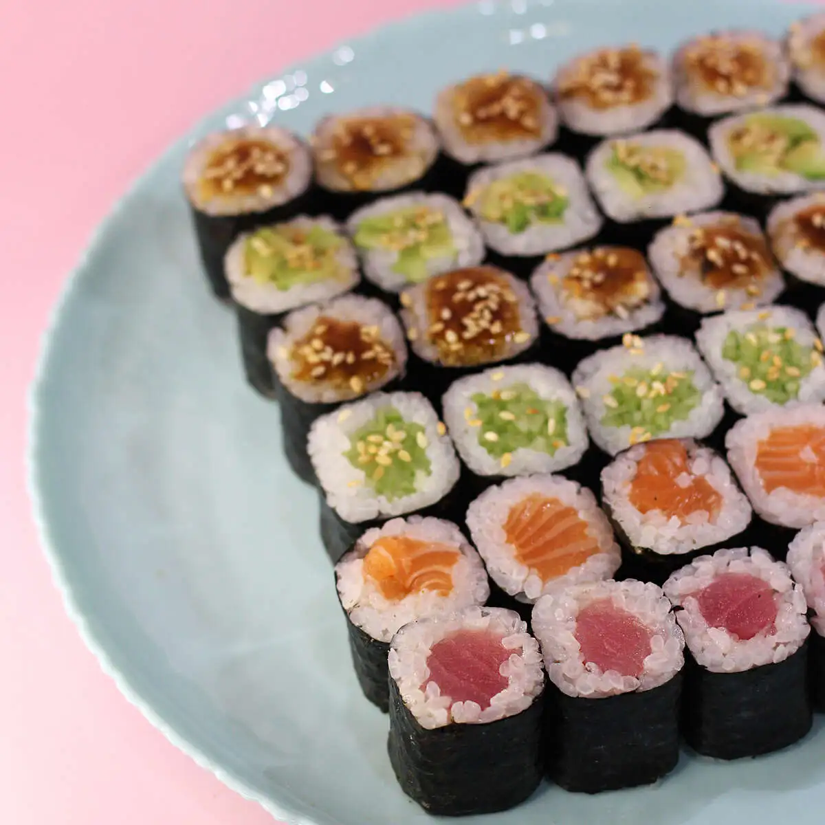 Set of maki rolls