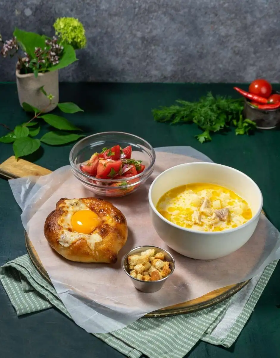 Ланч с мясной лепёшкой