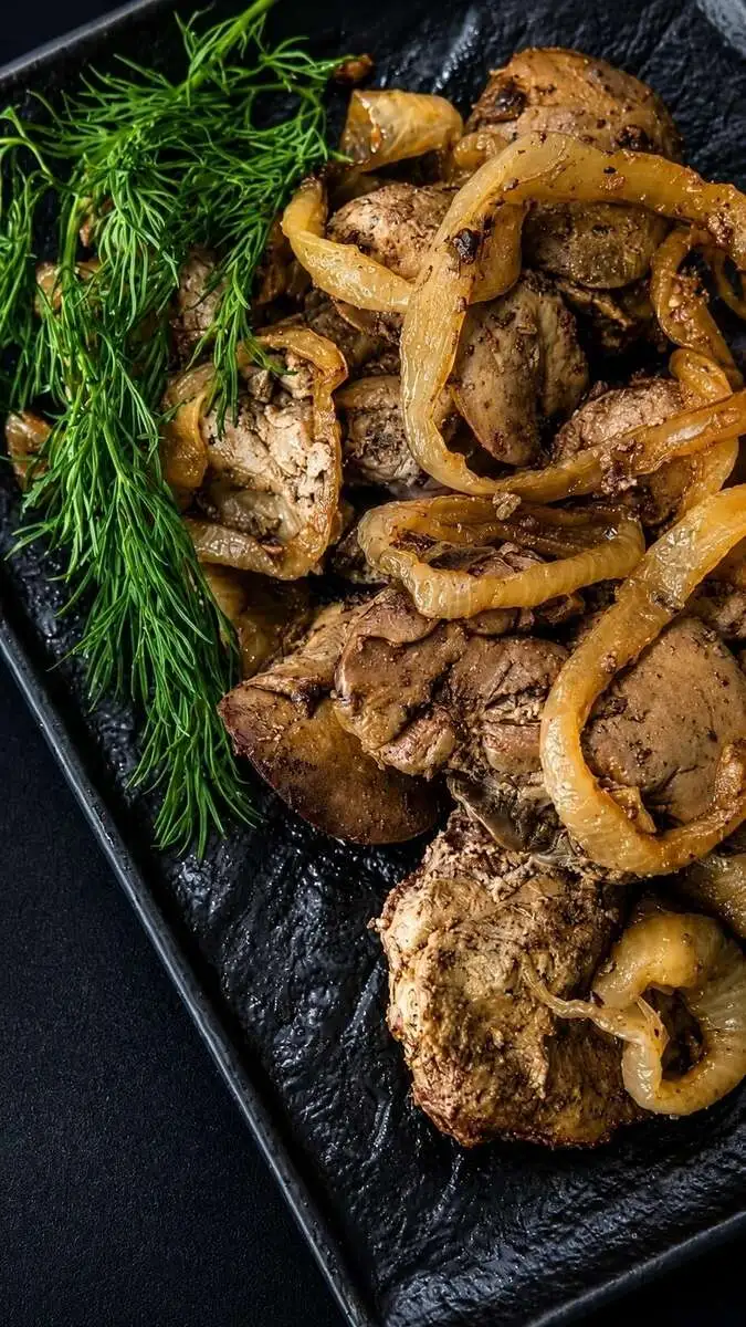 Печень куриная жареная с луком