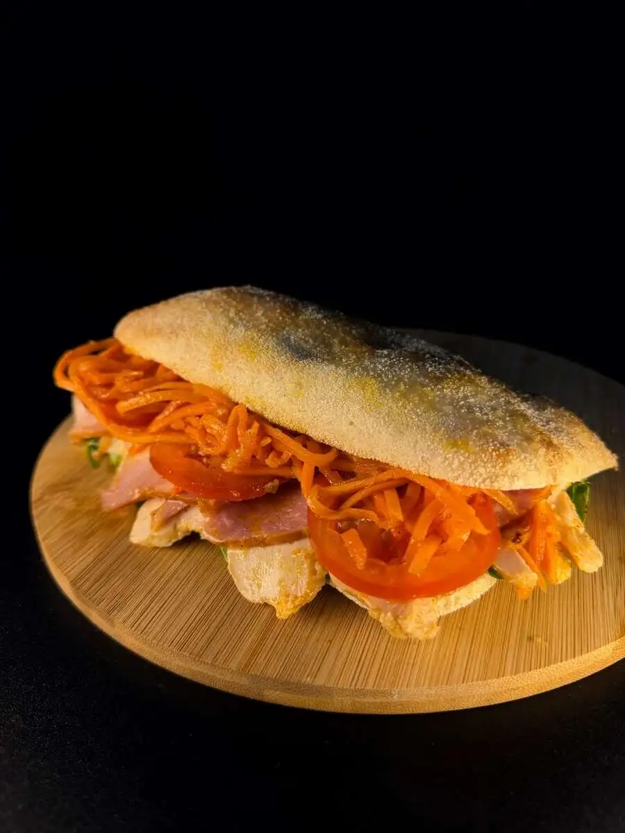 Панини с курицей и беконом