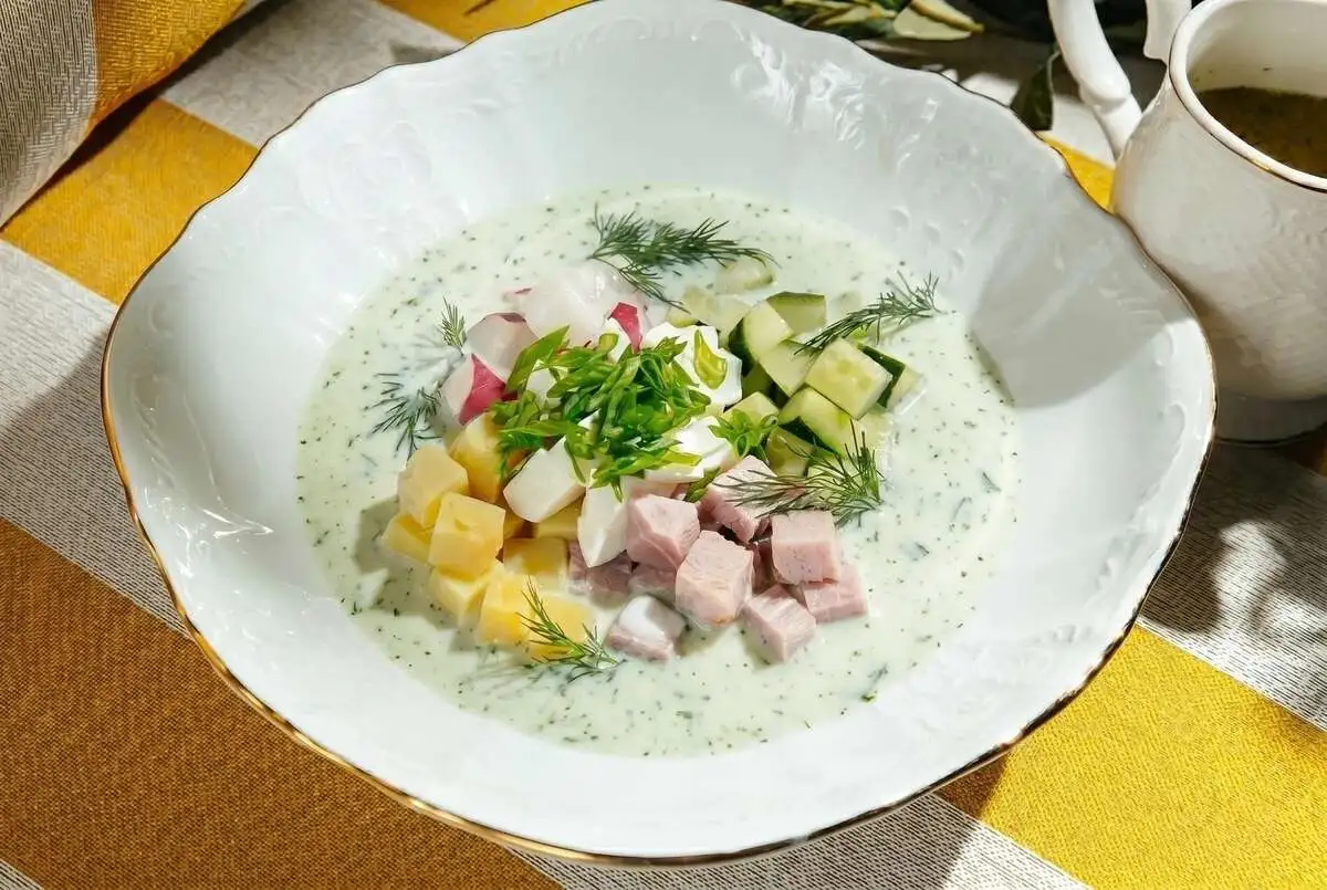 Окрошка на айране  с ветчиной из индейки