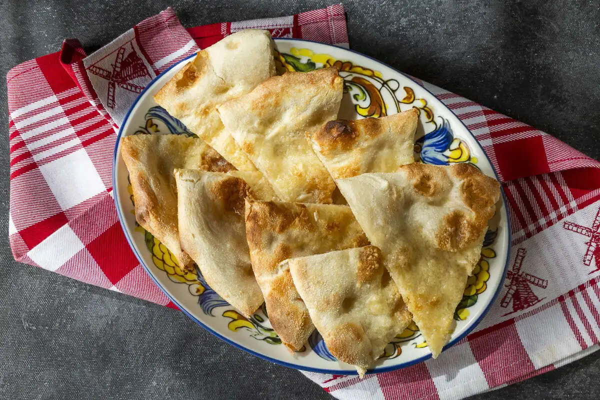 Любимая фоккача Риччи с сыром