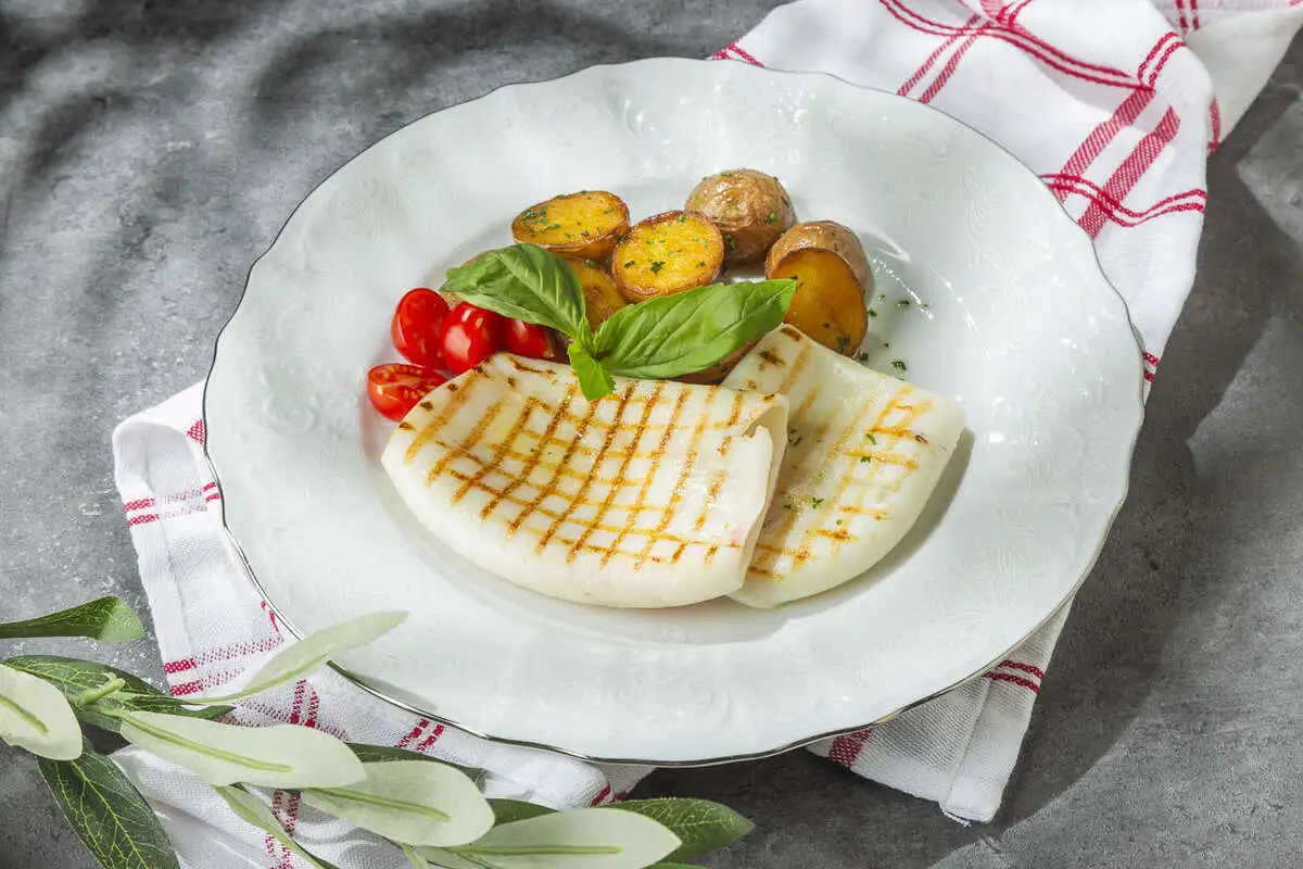 Кальмар с картофелем