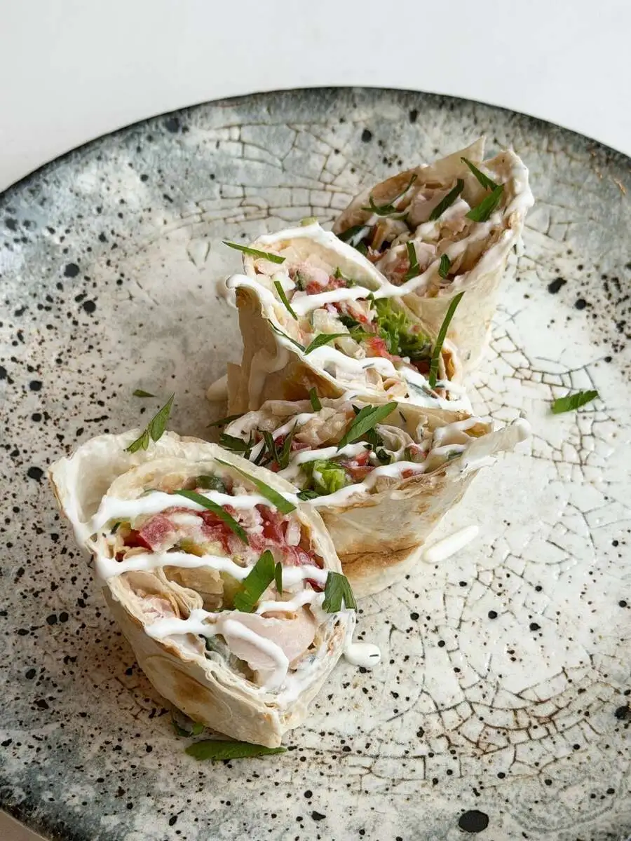 БО Рулетики из лаваша с копченой курицей и адыгейским сыром 170 гр