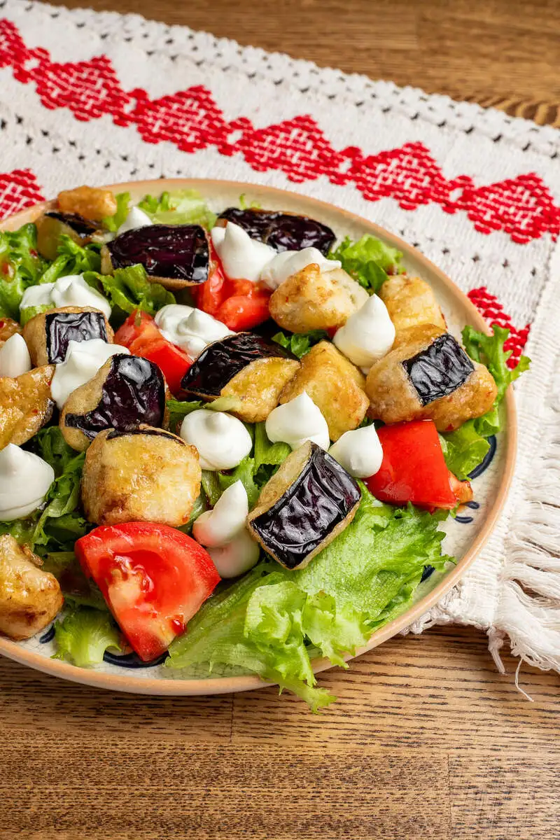 Салат с баклажанами и творожным сыром