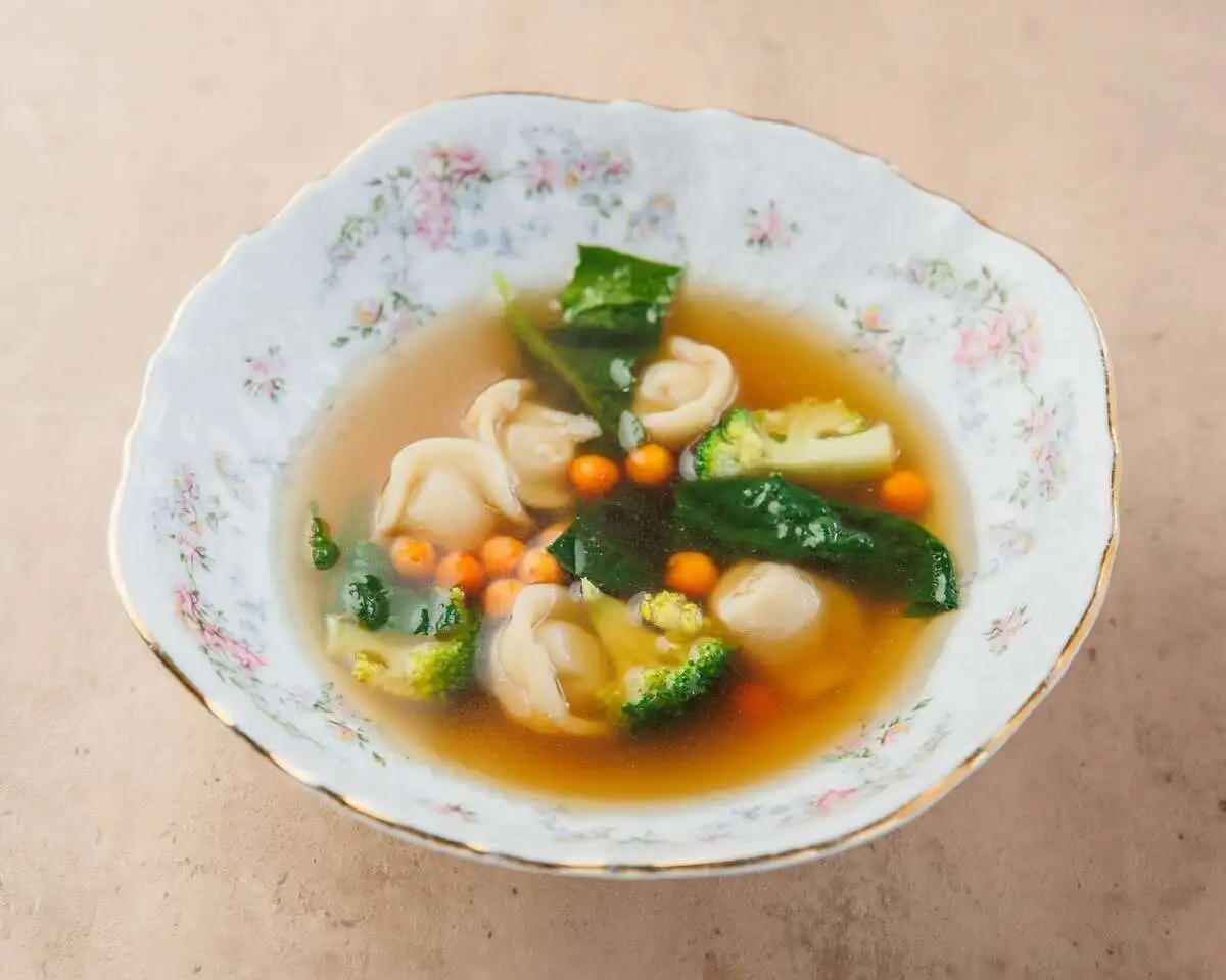 Куриный бульон с мини пельменями из индейки