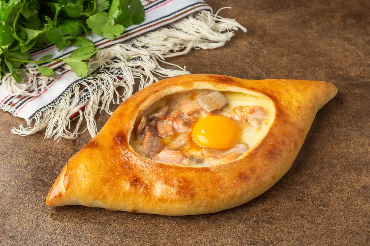 Хачапури с форелью