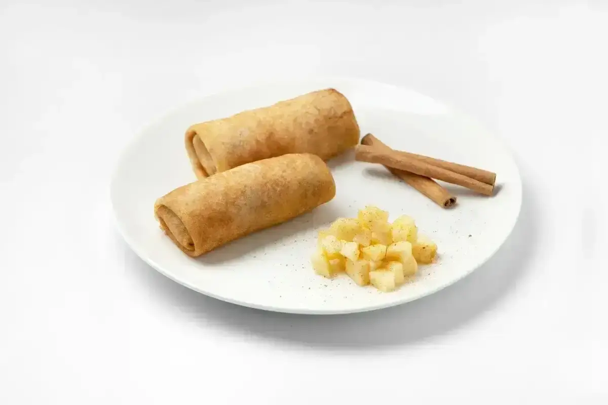 Блинчики с яблоком и корицей