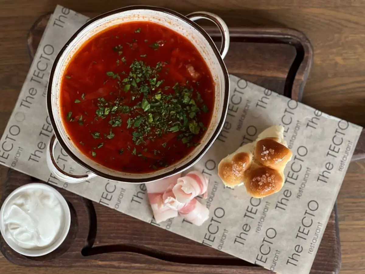 Борщ с пампушками и салом 