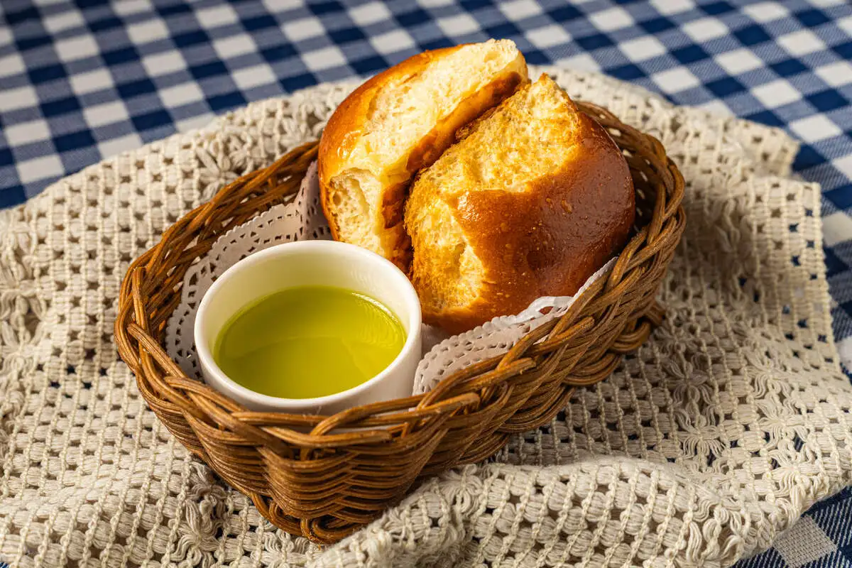 Пампушки с чесночным соусом