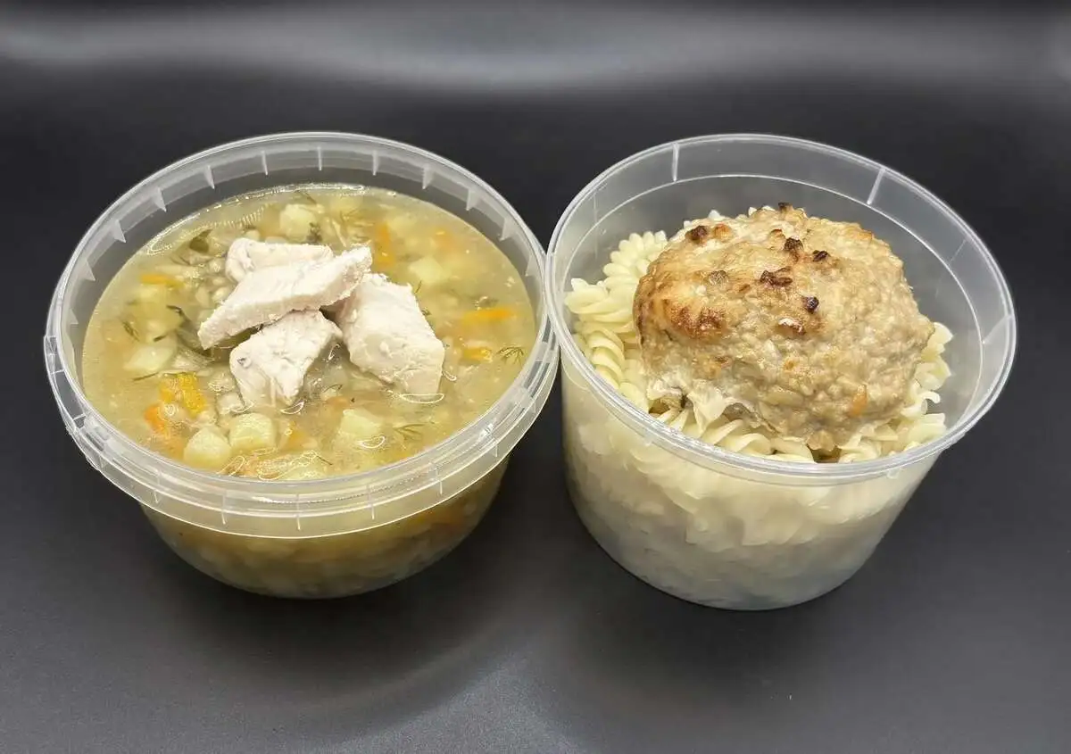 2 Чикен: Рассольник с рисом и курицей, Бифштекс куриный с макаронами