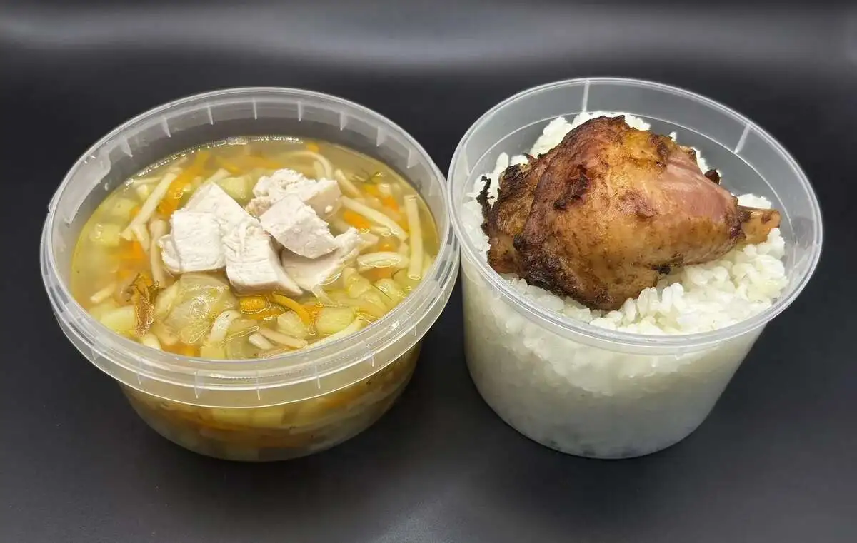 2 Чикен: Лапша куриная, Курочка запечённая с рисом
