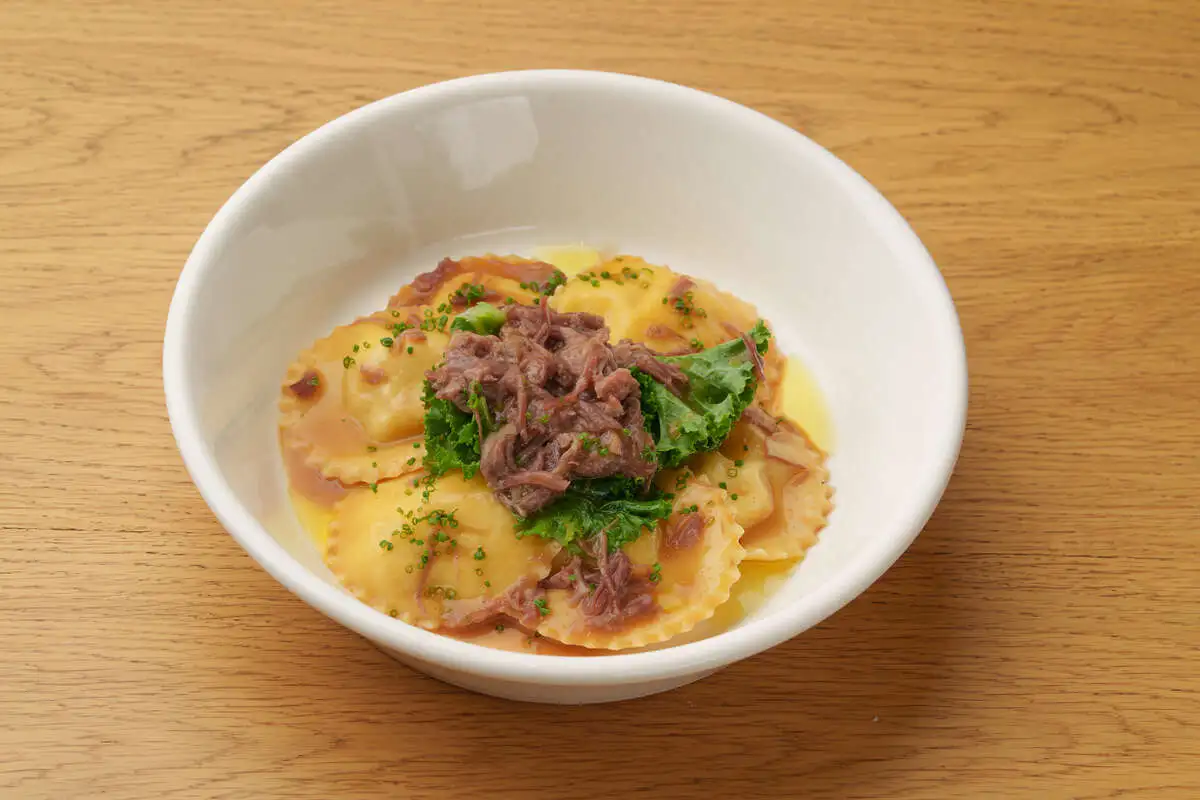 Паста - Равиоли с картофелем и мясным рагу