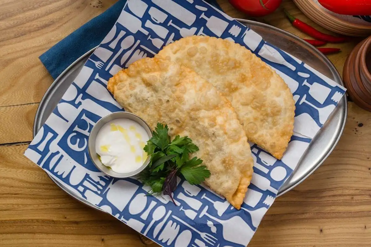 Чебурек с картофелем и грибами