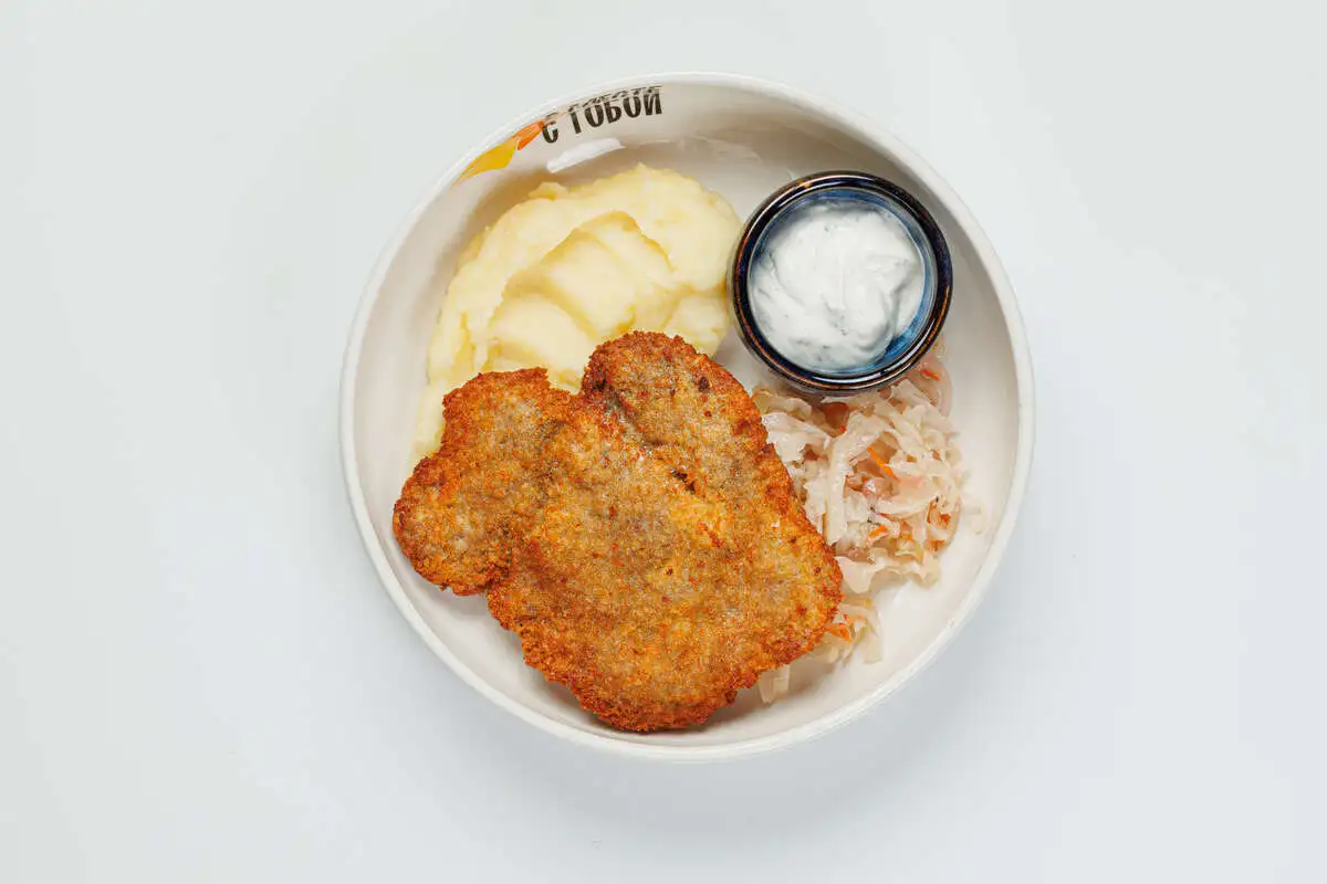 Шницель КУРИНЫЙ с пюре