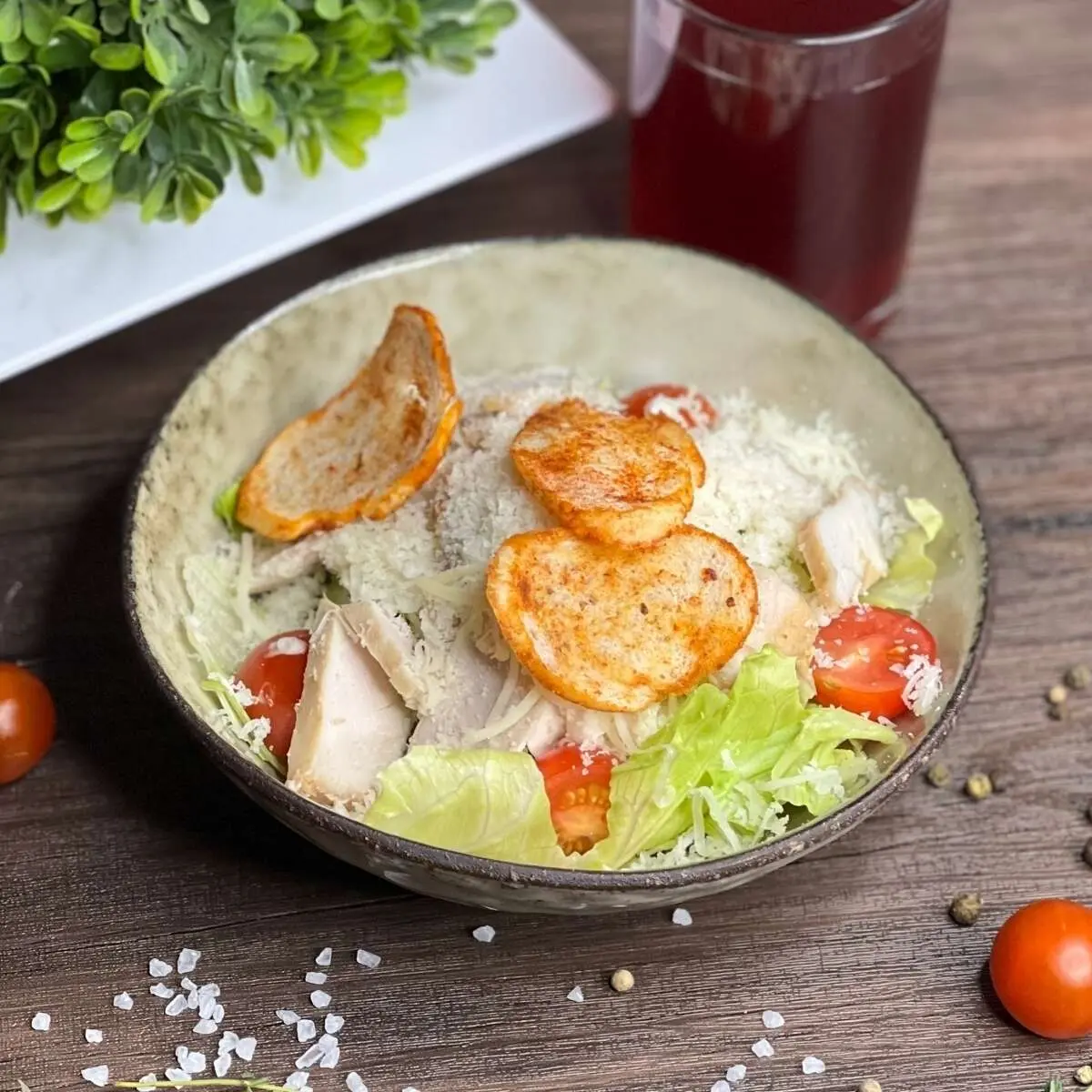Салат Цезарь с курицей Премиум