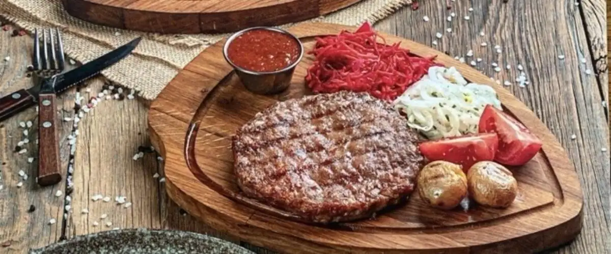 Сербская плескавица 