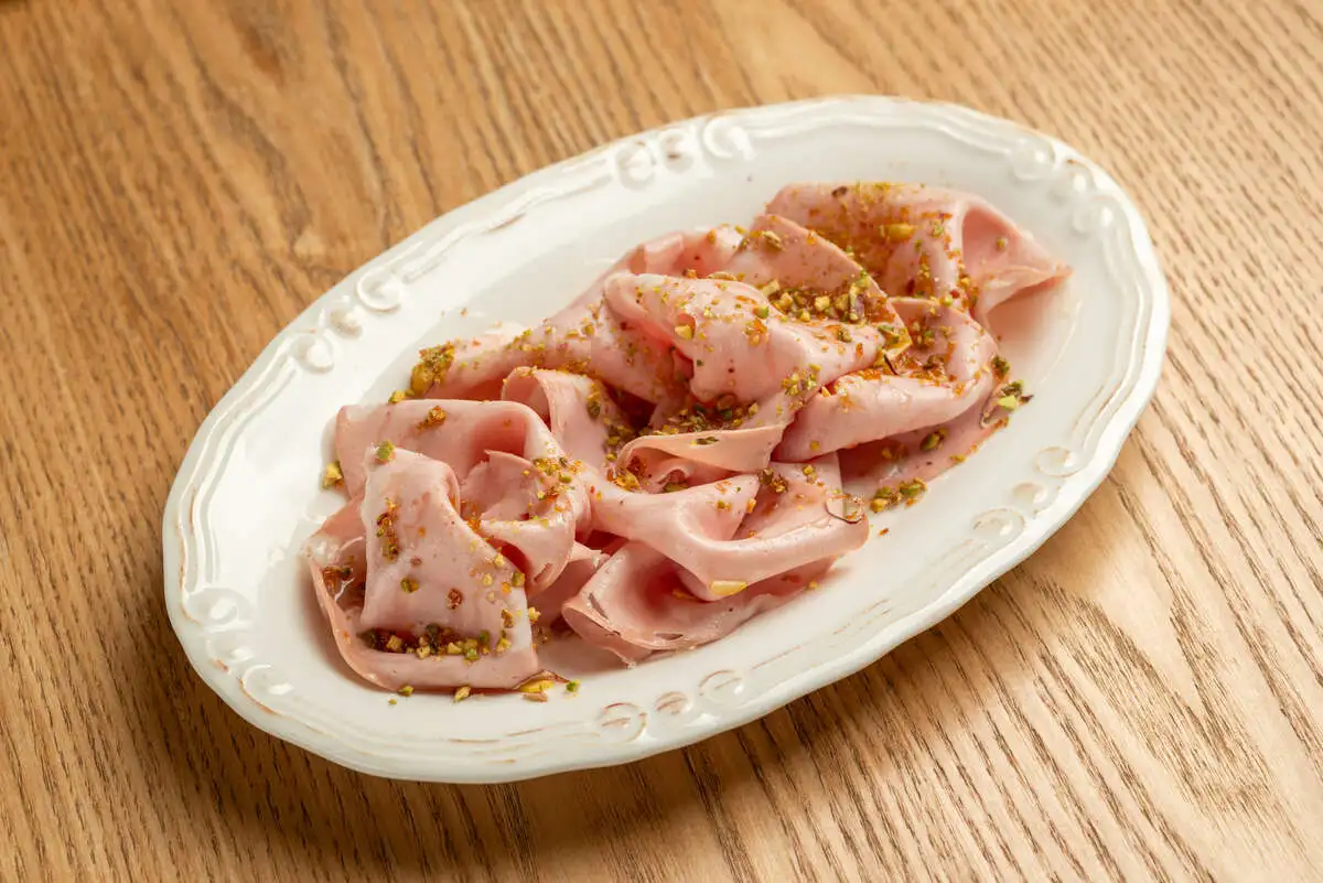 Мортаделла с мёдом