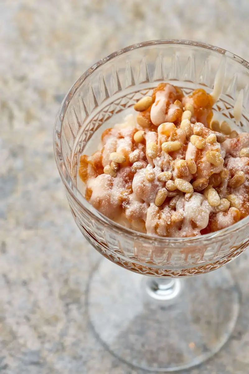 Морошка с кедровым орехом