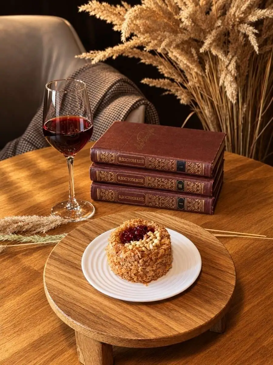 Шоколадный мусс с брусникой и кедровым орехом, 120г