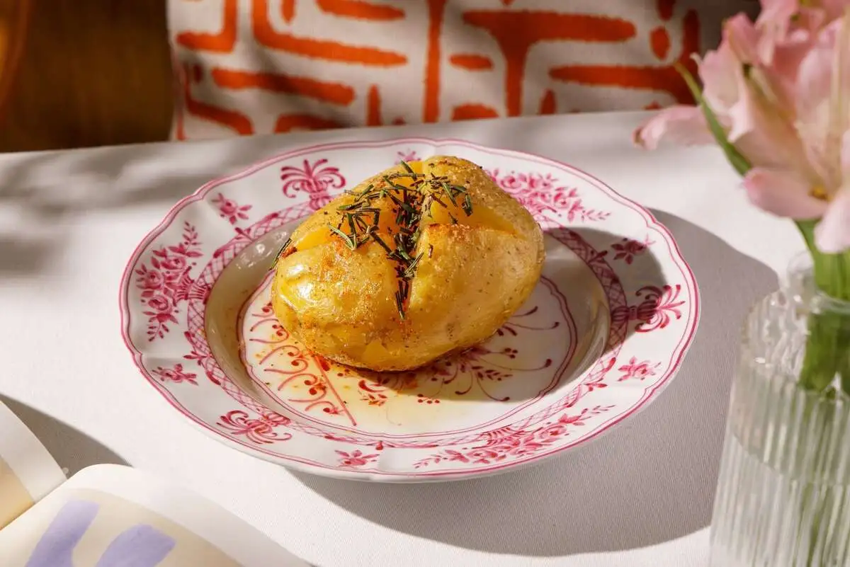 Печеный картофель с розмарином