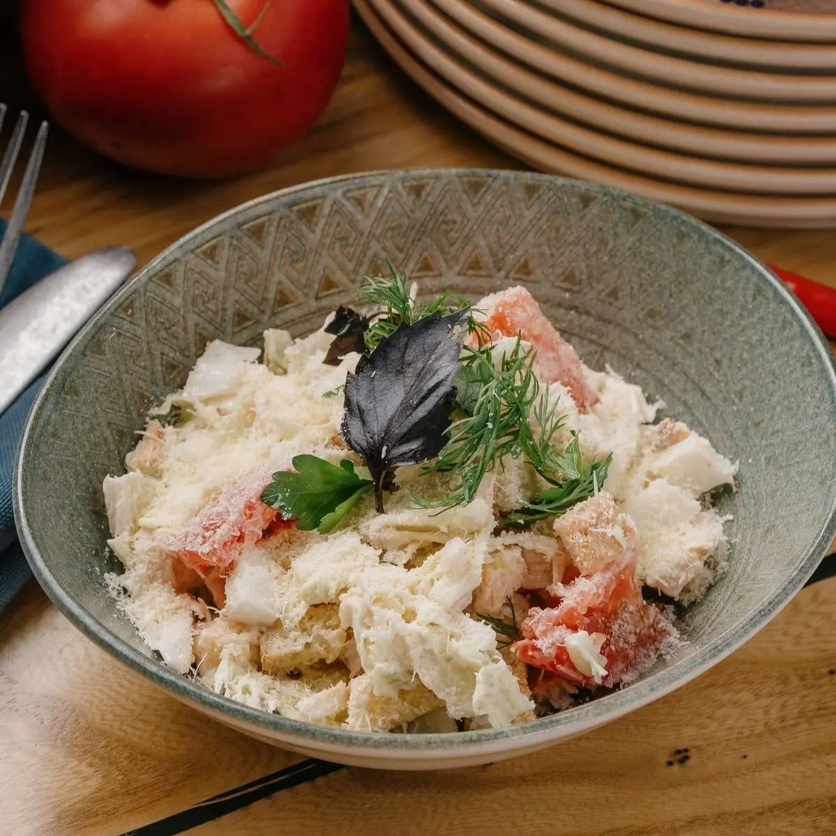 Салат цезарь с курицей